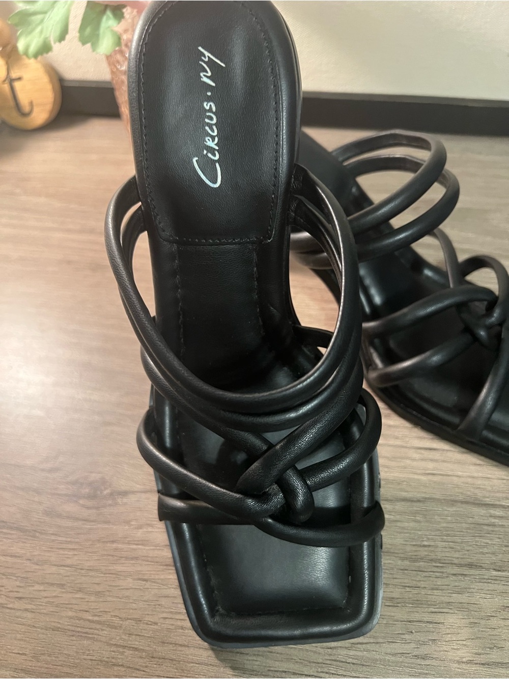 Circus by Sam Edelman Black Knotted Strap Square-Toe Heels - Picture 9 of 10
